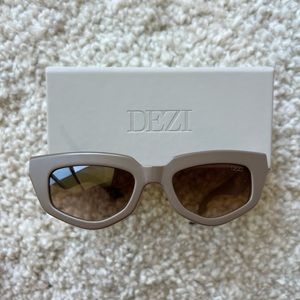 Like NEW! DEZI Sunglasses